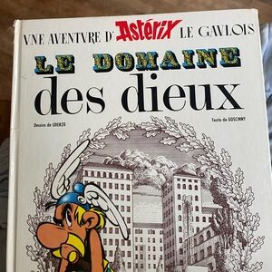 Collectable vintage Asterix Le Domaine des Dieux Book